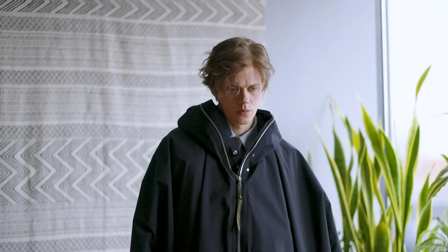 Bill Skarsgård é o protagonista de Physint, novo jogo de Kojima