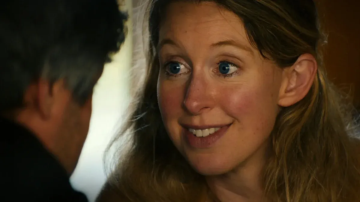 Trailer bizarro mostra fundadora da Theranos insistindo que foi injustiçada