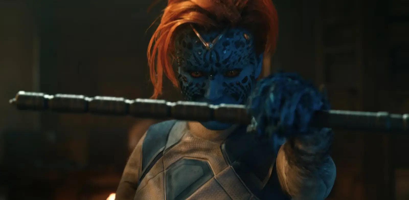 Rebecca Romijn volta como Mística em Vingadores: Doutor Destino após quase 20 anos